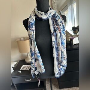 Vince Camuto NWT Floral Blue and White striped printed scarf